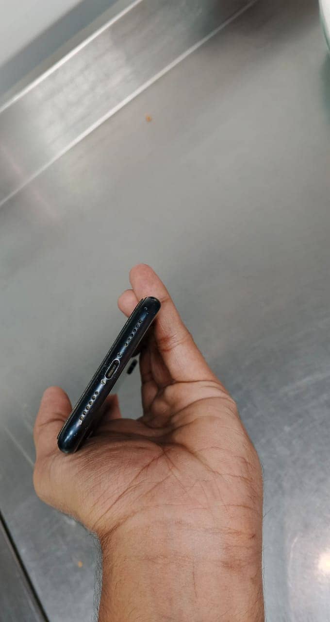 Battey health service 78 JV Phone and version 18.3. 1 and memory 64 4