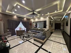Flawless Villa in excellent condition For Sale In Bahria Town Phase 4