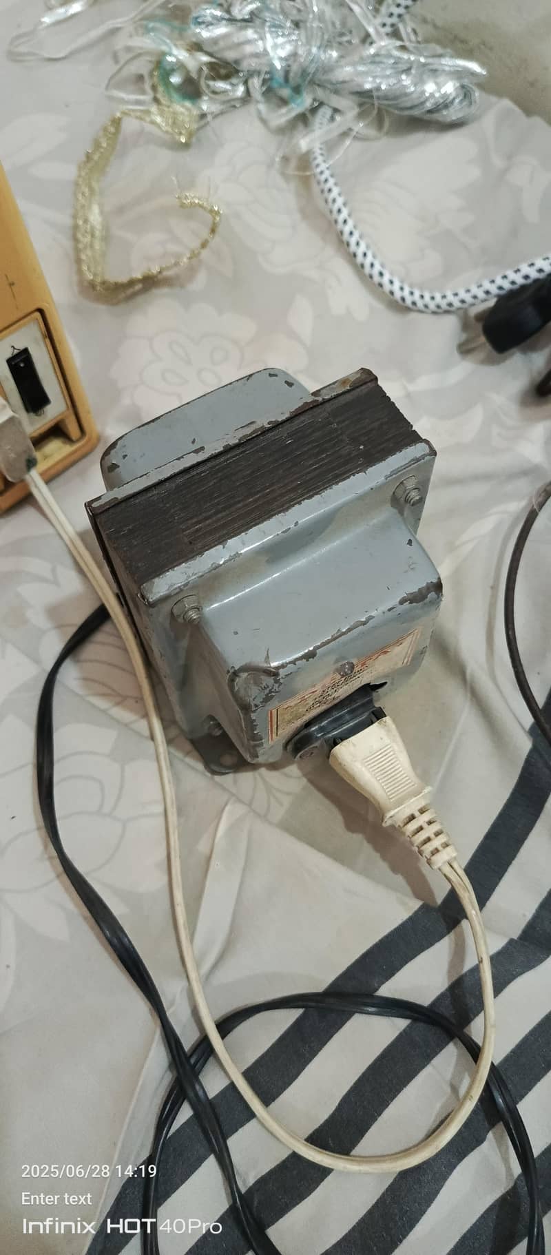 slai machine krhai b krti he over lock b krti he r kafi options hen 0
