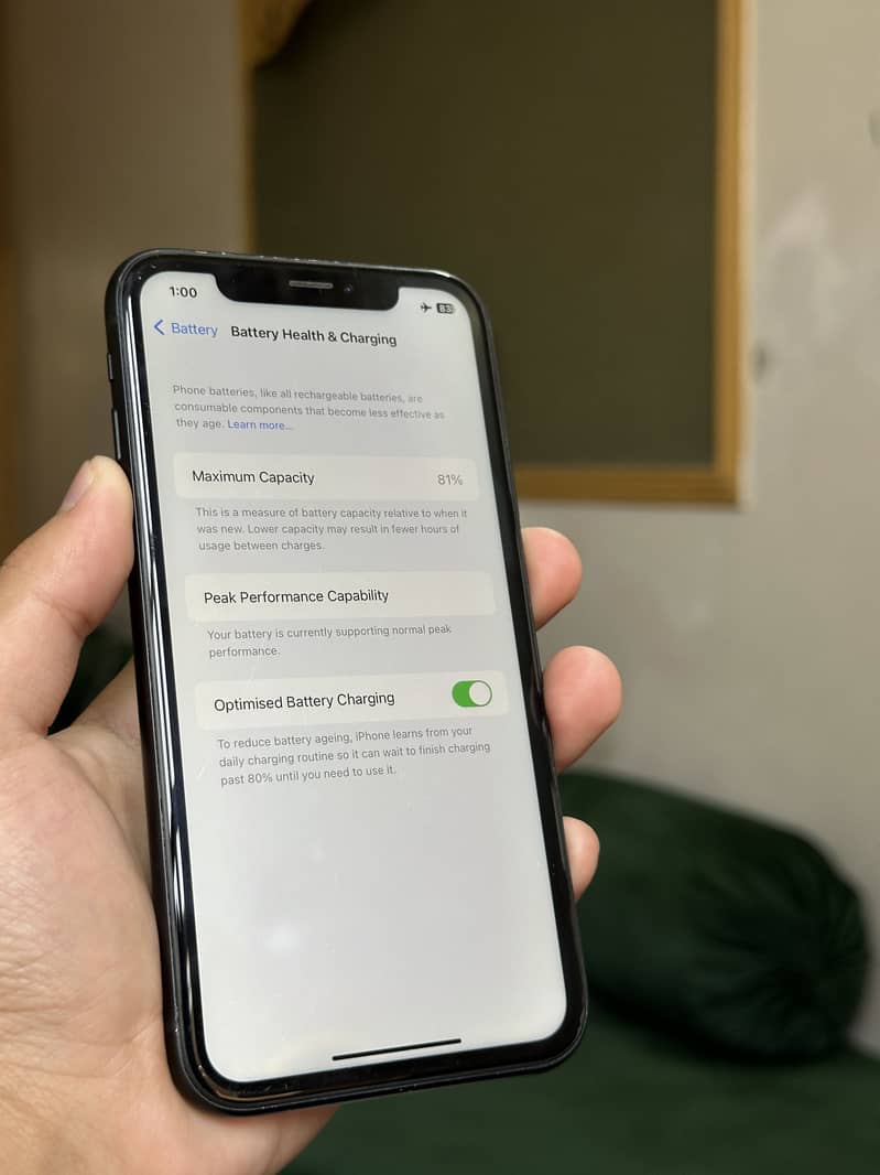 IPHONE XR (SIM WORKING) 5