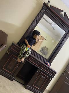 Dressing table