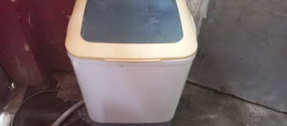 DAWLANCE WASHING MACHINE IN GOOD CONDITION