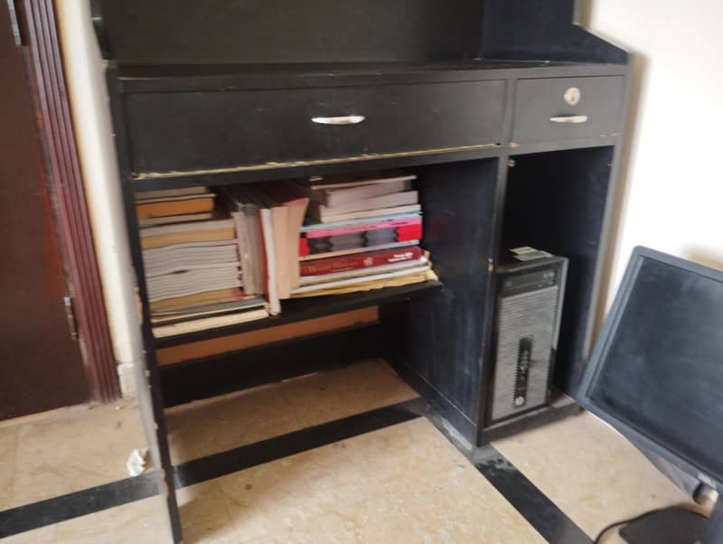 Computer Console Table 7