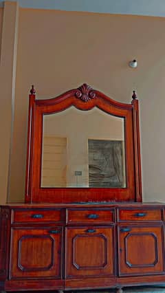 dressing table bilkul ok he