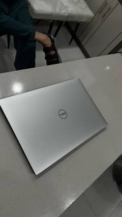 DELL XPS 15 9570 I7 8TH GEN 16GB 512GB 1050TI 4GB  TOUCH 4K 15.6 10/10