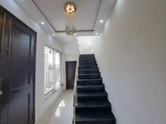 10 Marle beautiful house for rent on ideal location in Phase 3 DHA