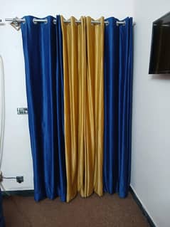 Only 6 months used like new Curtains