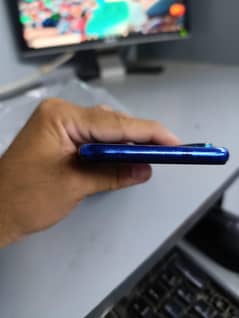 Redmi note (8 4/64)