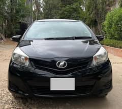 Toyota vitz 2014 model reg 2017. .