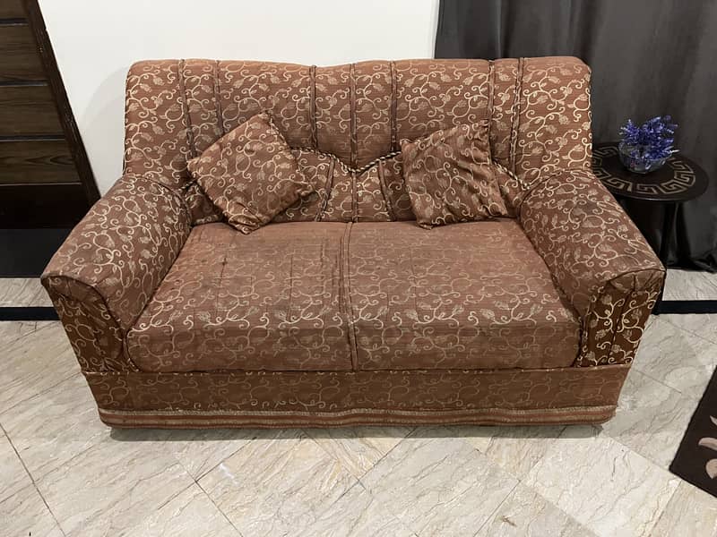 7 Seaters Sofa Set in well maintained condition 1