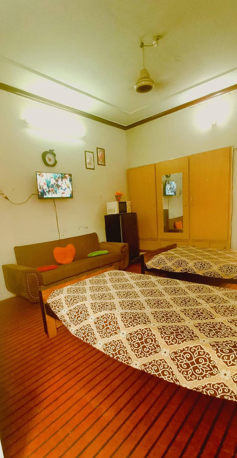 furnished Luxury  AC rooms at 6 # Multan,  male n female 11
