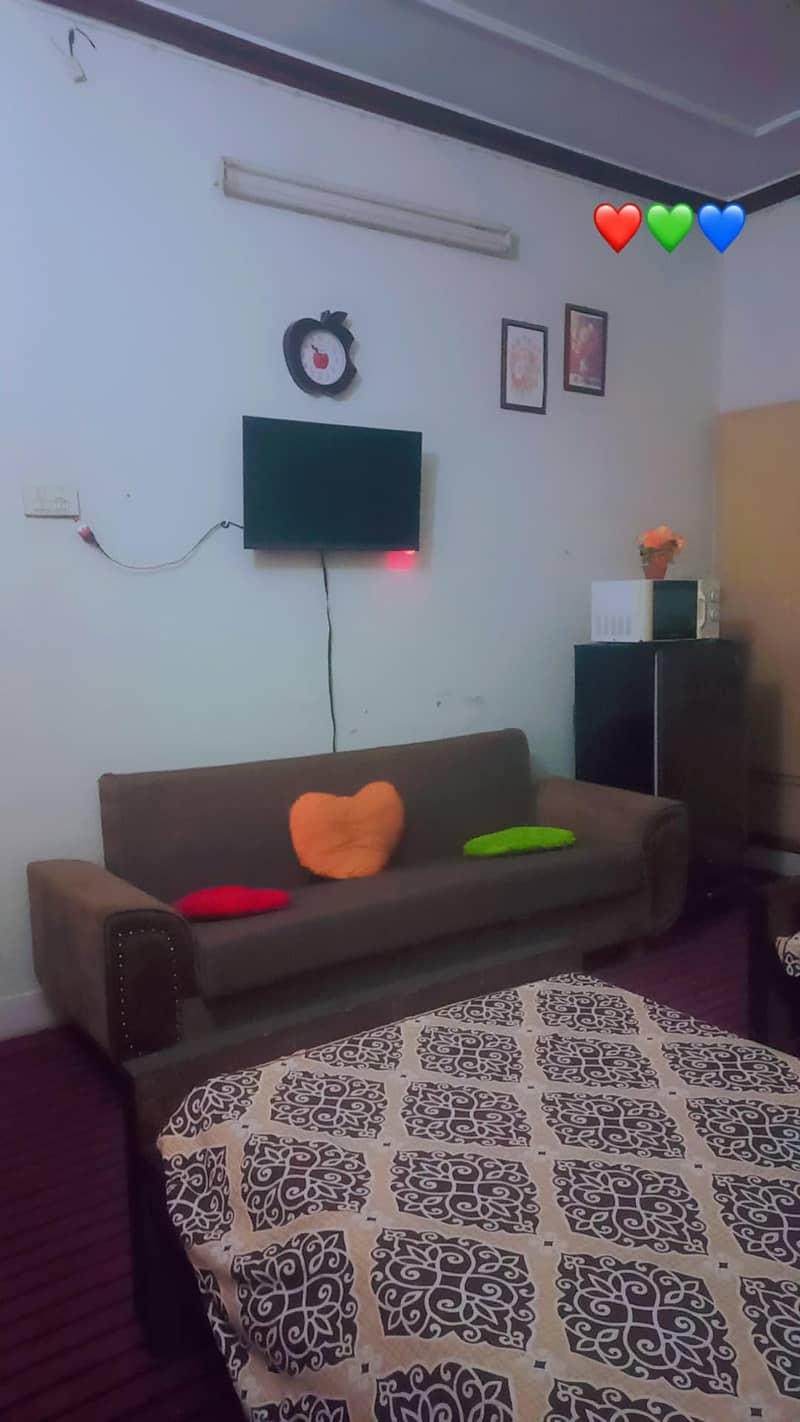 furnished Luxury  AC rooms at 6 # Multan,  male n female 13