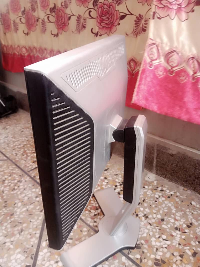 it's working condition  no any one fault in it. firstly you read desci 3