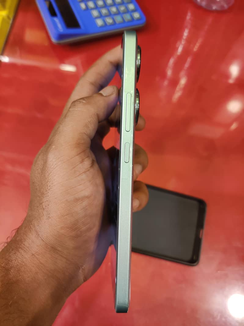 Poco f6 16/512 10/10 condition with box 4