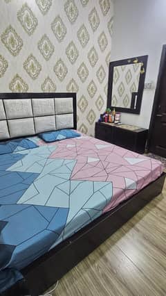 Double bed/king size bed/dressing table/bed set/wooden bed/furniture
