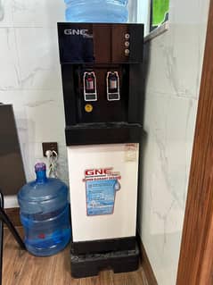 GNE. Water dispenser