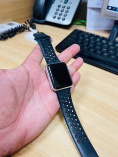 Apple Watch Series 3 – 42mm (Water Pack