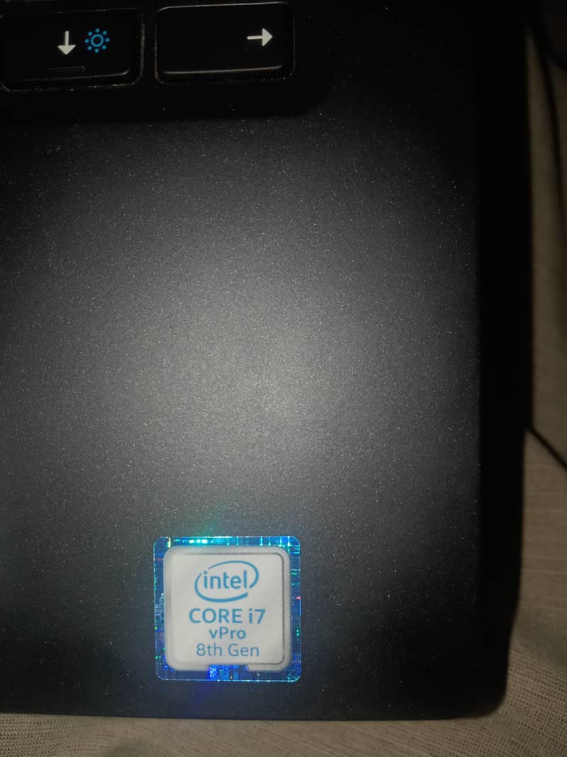 Dell latitude 7390 core i7 8th generation RAM 8GB DDR4 256 GB SSD 2