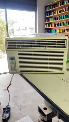 Ship ac 0.75 ton good condition