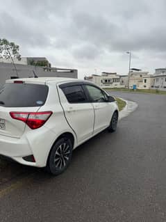 Toyota vitz 2018