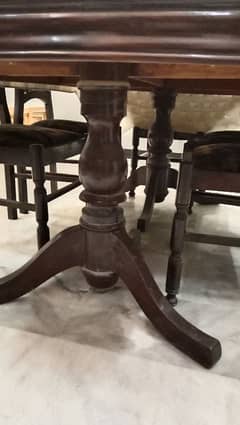 DINNIG TABLE WITH 6 CHAIRS