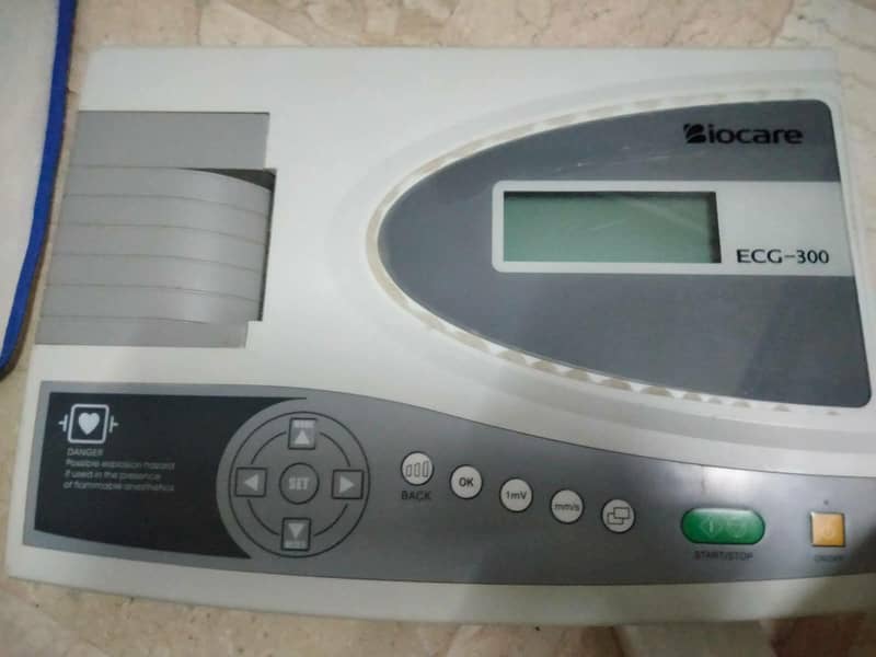 E. C. G MACHINE in Mint Condndition. Used only 2/3 times. 0