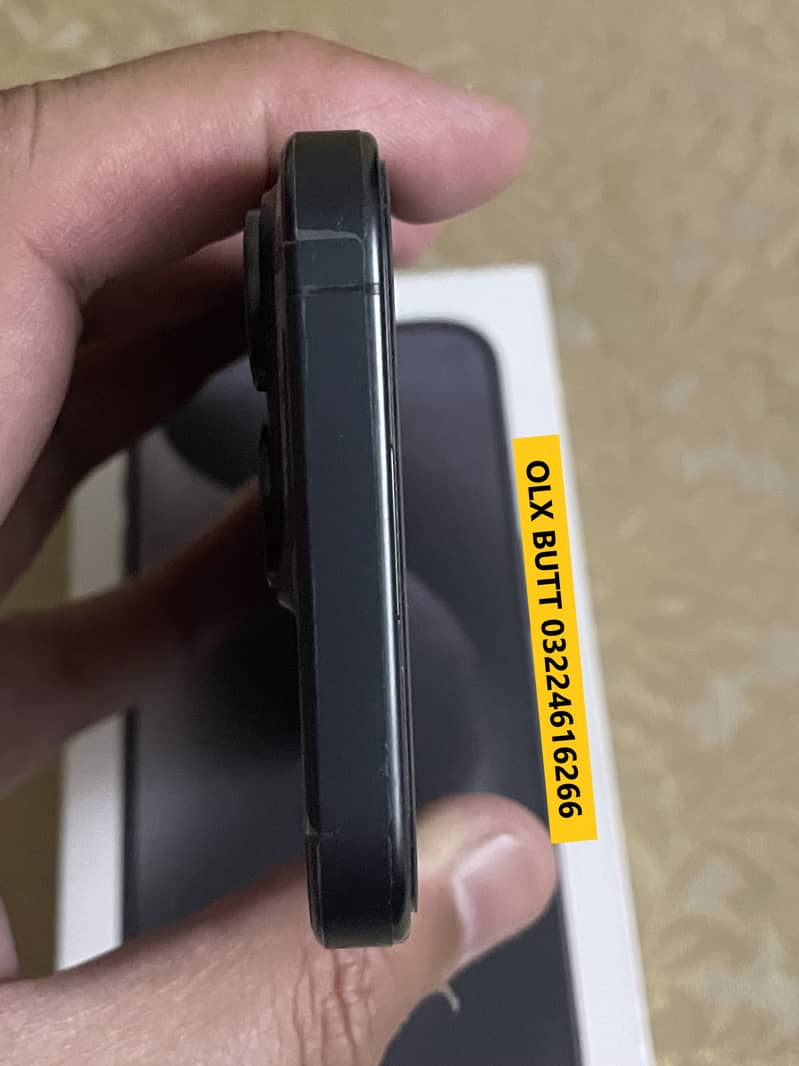 Apple iPhone 15 Pro 10/10 condition open box 1 cycle count 100%BH 4