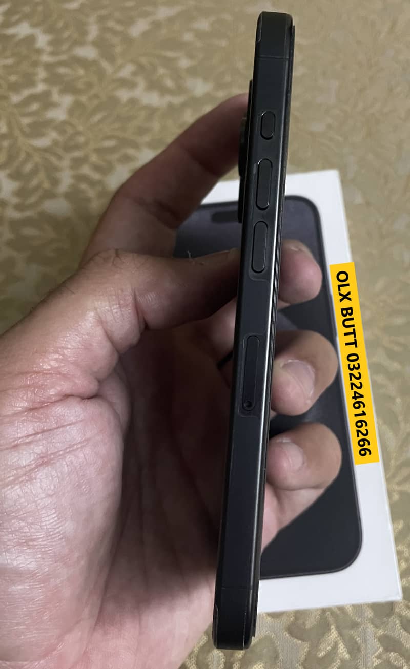 Apple iPhone 15 Pro 10/10 condition open box 1 cycle count 100%BH 7