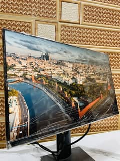 Dell 24 inch border less monitor with IPs display & hydraulic-stand