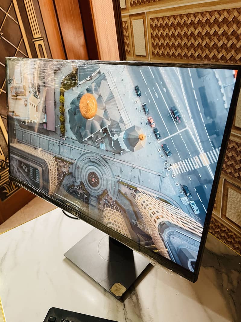 Dell 24 inch border less monitor with IPs display in fresh condition 3