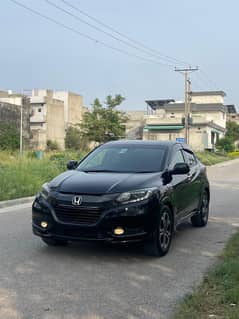 Honda Vezel Z full option 2014/2018 islamabad regd