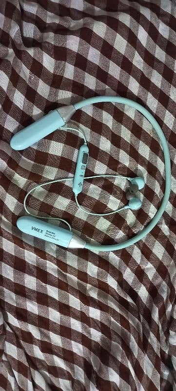 VMEX M32 Neckband with LCD Display & Memory Card Slot – Bluetooth 5.3 0
