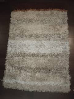 room rug available