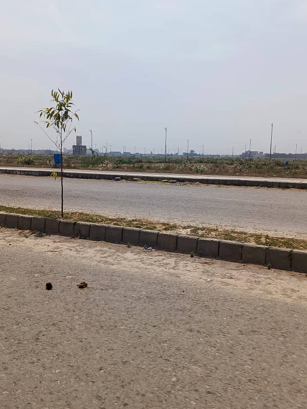 5 MARLA POSSESSION PLOT R BLOCK IDEAL LOCATION 1