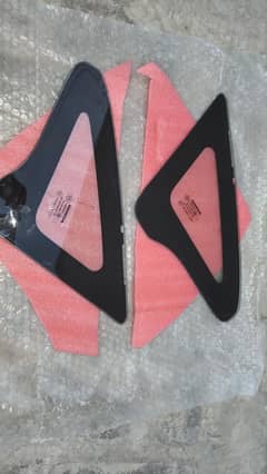 Honda civic reborn OEM front  quarter panel glass