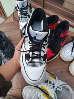 air Jordan 4  shoes :condition 9/10 : made in Vietnam