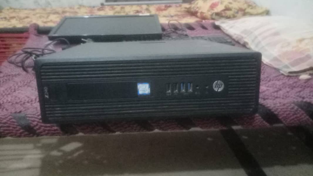 HP Computer with All Asseries 0