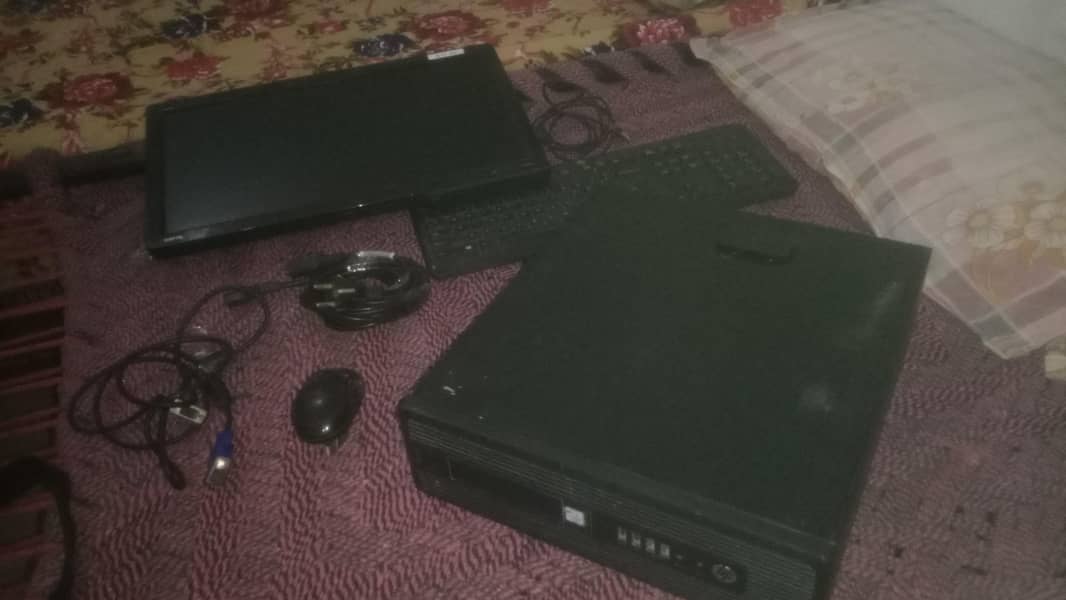 HP Computer with All Asseries 2