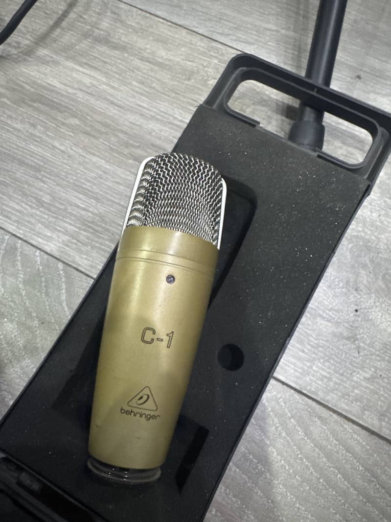Behringer C1 Condensor mike . Good working condition. 0