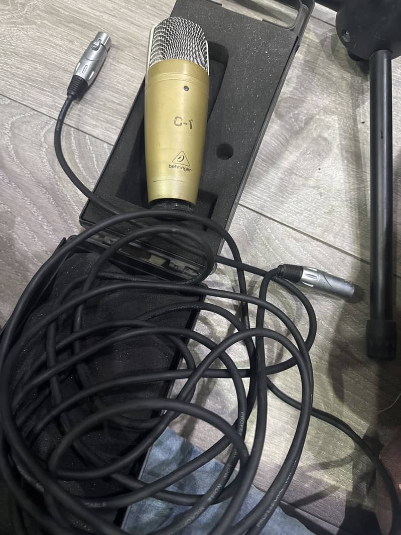 Behringer C1 Condensor mike . Good working condition. 2