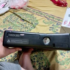 Xbox 360 slim 500gb with box red light fault with 2 controller