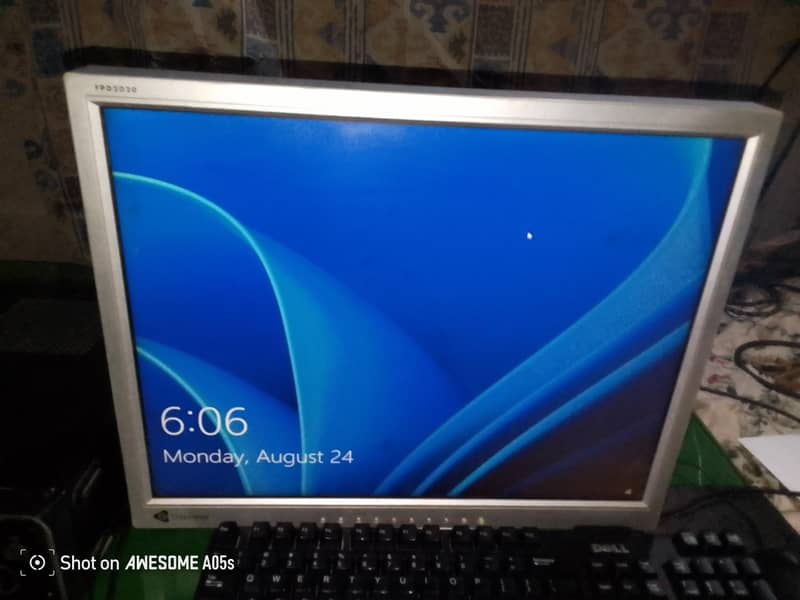 Computer everything is available (core i3 Intel processor) 3