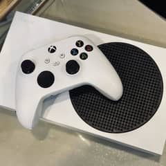 Xbox Series S 512GB + Wireless Controller (2 Batteries)