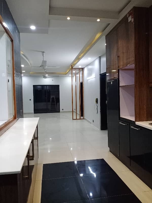 Saima Square One 9