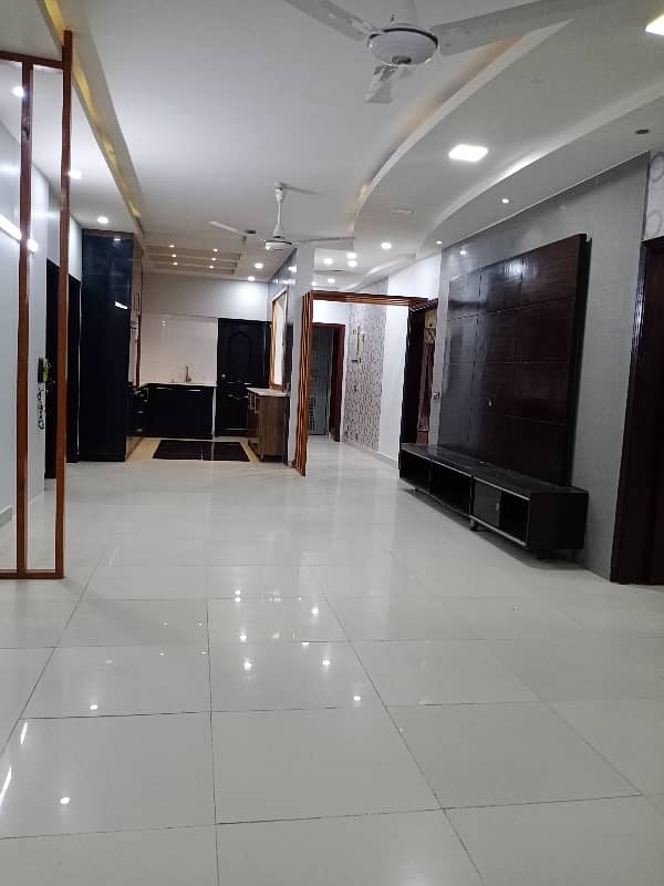 Saima Square One 13