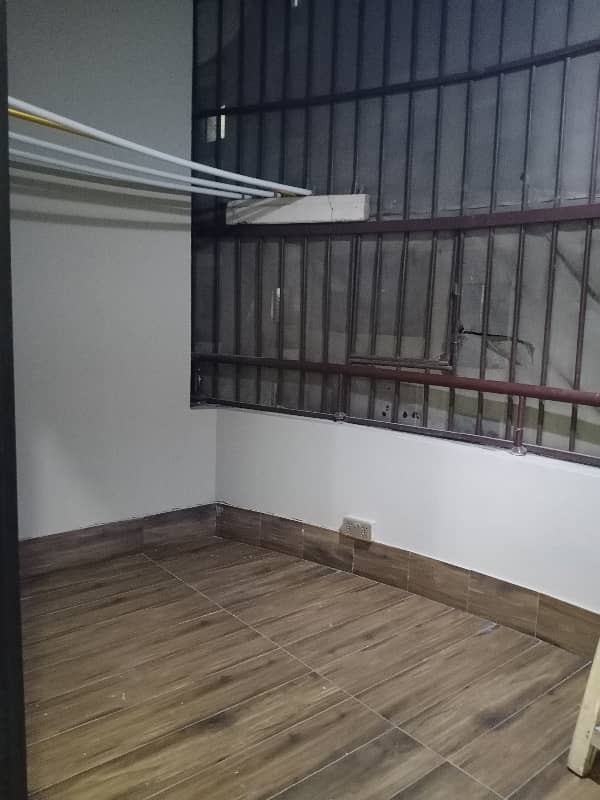 Saima Square One 22