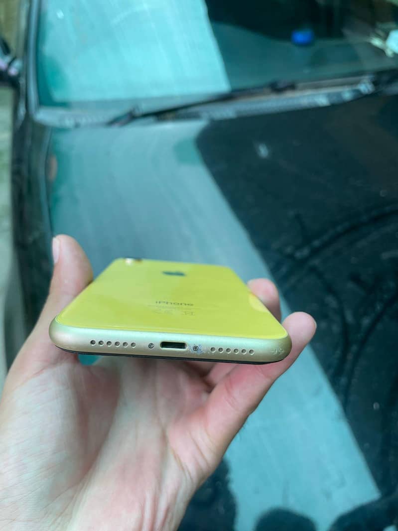 iphone xr 64Gb Scom sim working 1