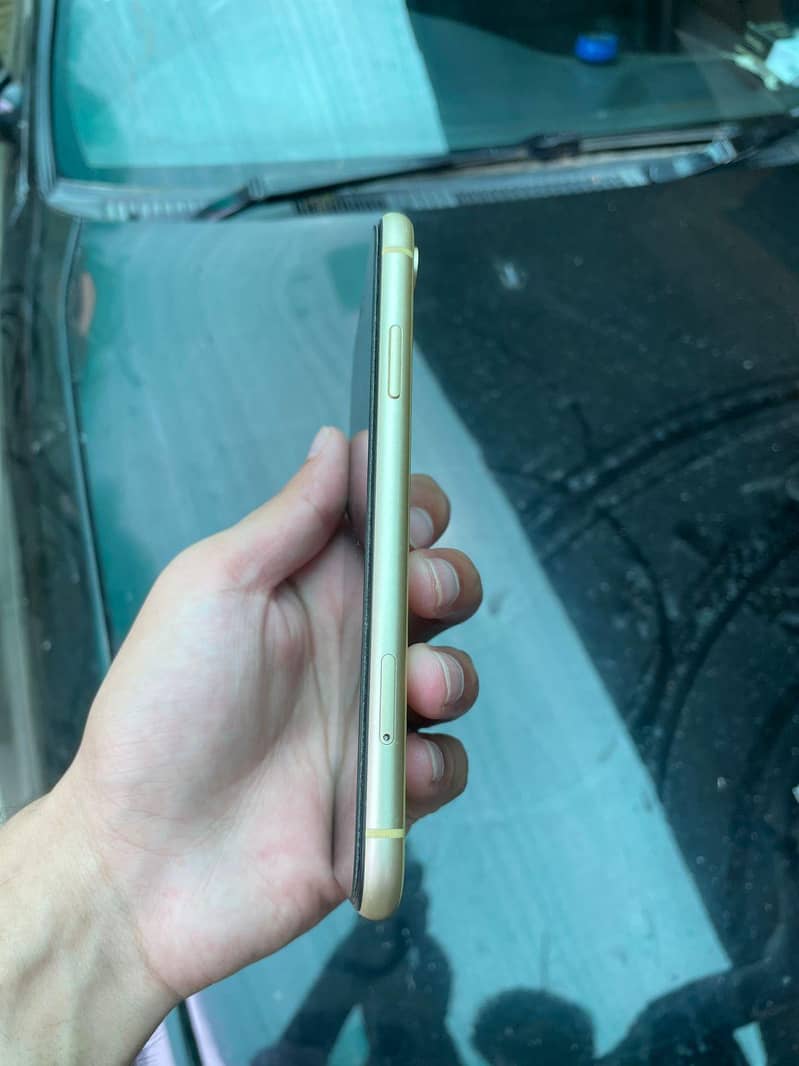 iphone xr 64Gb Scom sim working 2