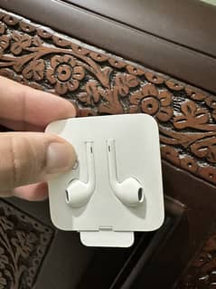 Selling a 100% original Apple EarPods with Lightning connector