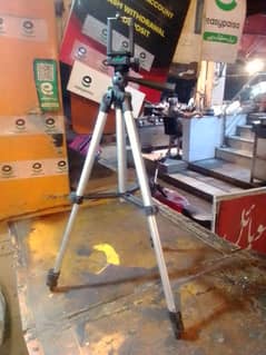 Tripod brand new